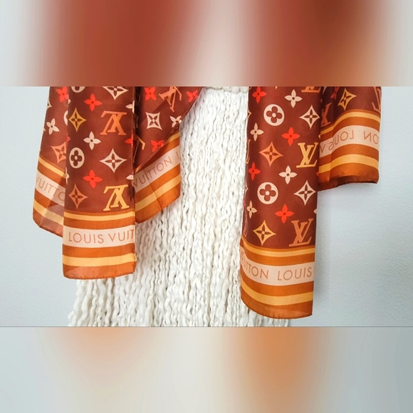 Louis Vuitton Silk Scarf - Picture 3 of 15